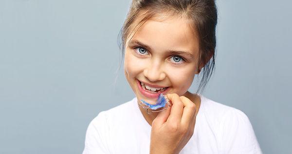 Les appareils dentaires colorées sont un vrai succès auprès des enfants